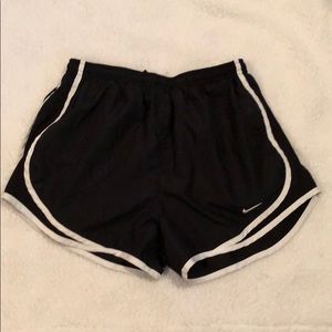 Black & white nike tempo running shorts